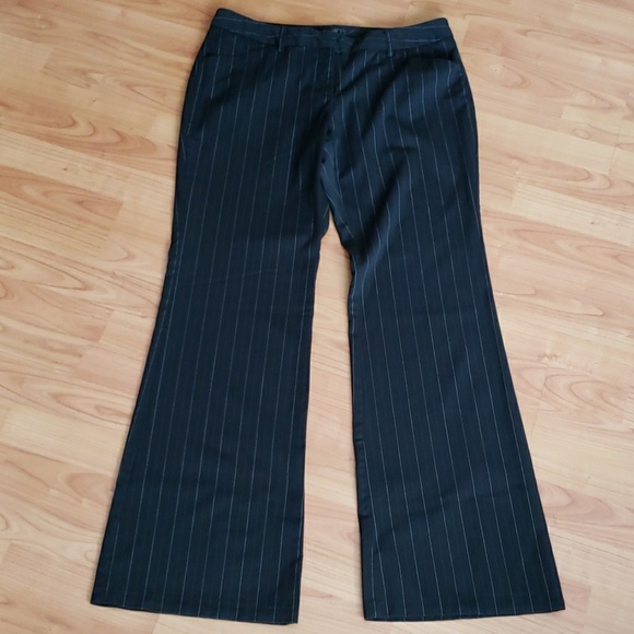 Daisy Fuentes Pants - Daisy Fuentes black pinstripe dress pants